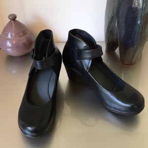 Dansko Mary Jane wedge heels 9/39